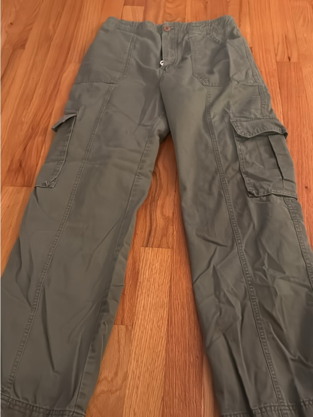 Women’s cargo jeans